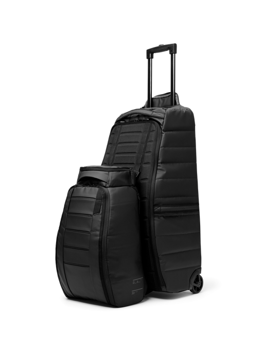 DB Hugger Backpack 30L Black Out - 2025/26