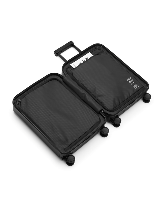 Travel suitcase Db Ramverk Carry-on Black Out - 2025/26