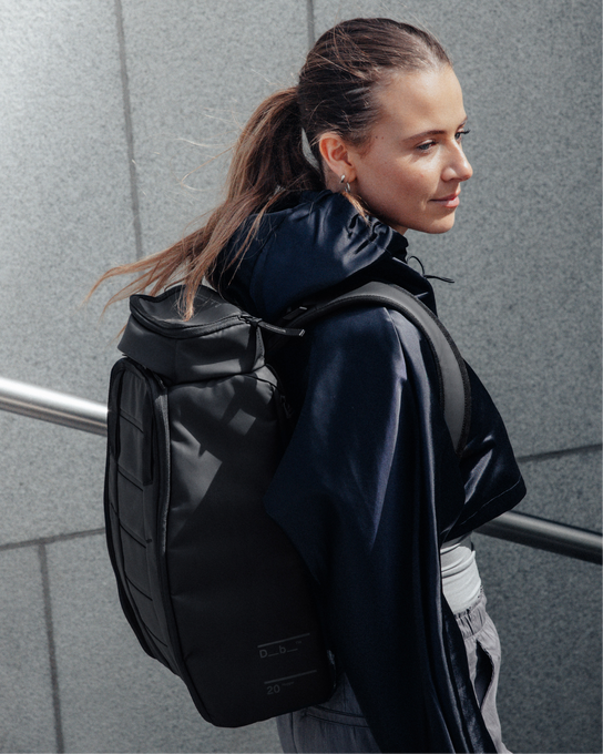 Trinkrucksack DB Hugger Backpack 20L Black Out
