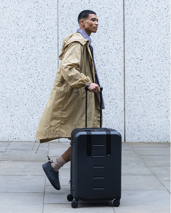 Reisekoffer Db Ramverk Check-in Luggage Medium Black Out - 2025/26